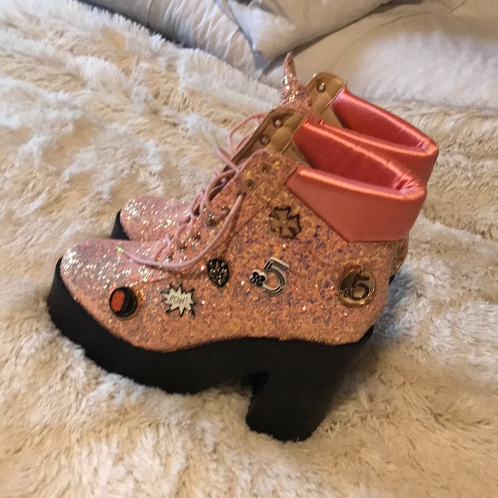 Cape robin booties